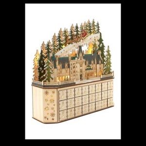 NWT, Biltmore Estate Wooden Advent Calendar, new in box!
